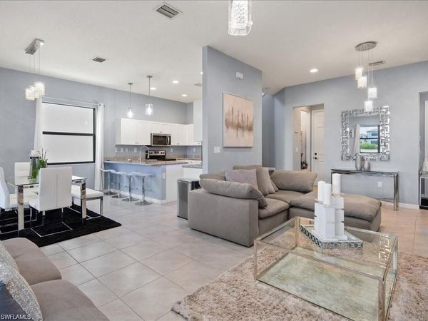 8812 Madrid CIR , NAPLES, FL 34104