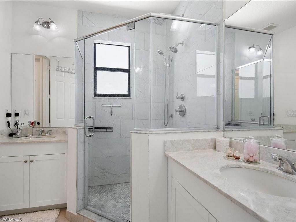 8812 Madrid Cir , Naples, FL 34104 Photo