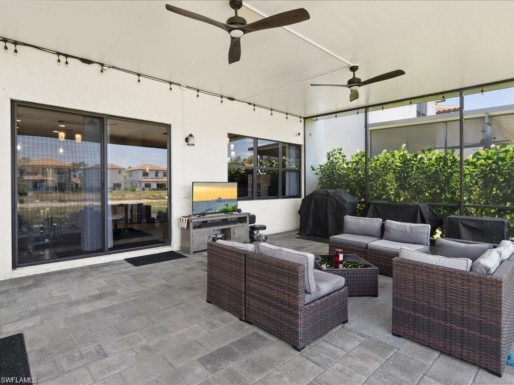 8812 Madrid Cir , Naples, FL 34104 Photo