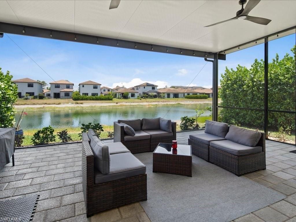 8812 Madrid Cir , Naples, FL 34104 Photo
