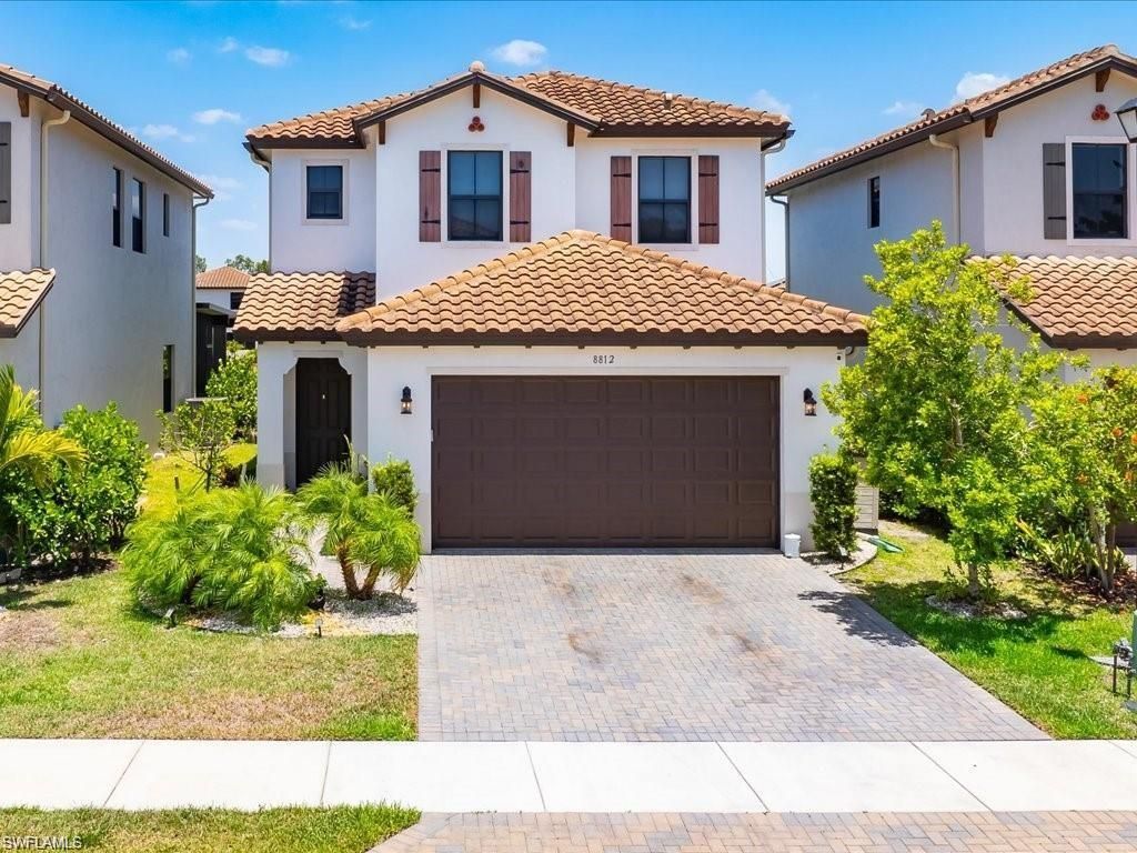 8812 Madrid Cir , Naples, FL 34104 Photo
