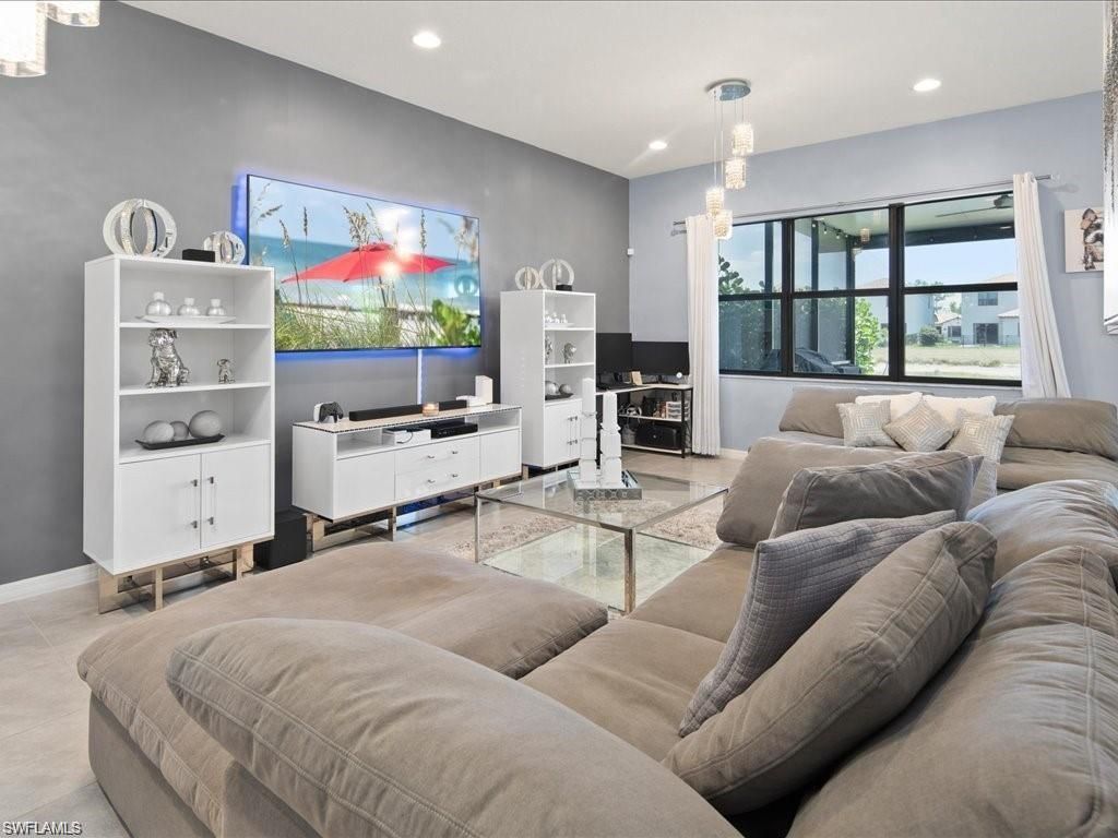 8812 Madrid Cir , Naples, FL 34104 Photo