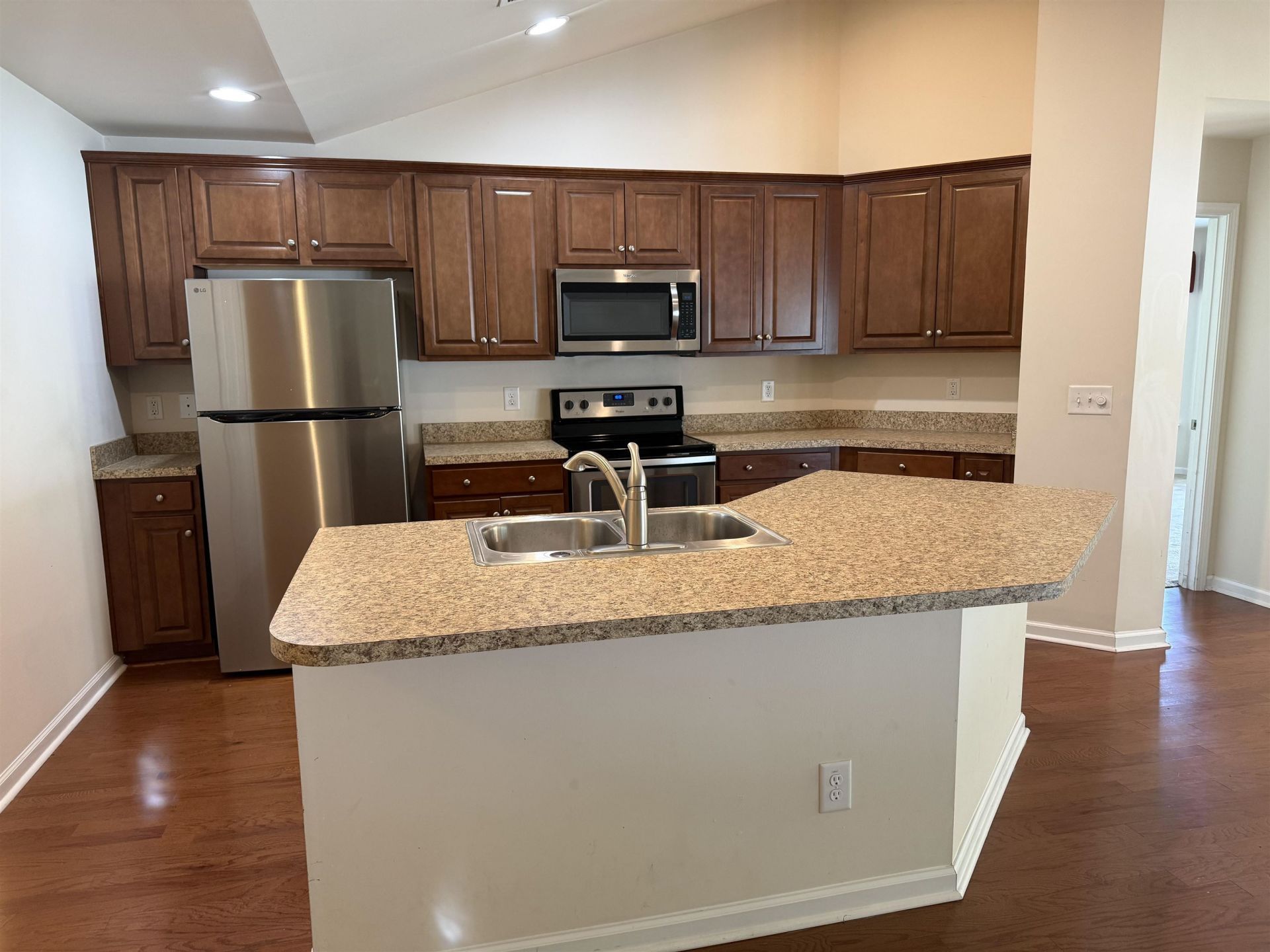 1305 Golden Valley Pl. Photo 10