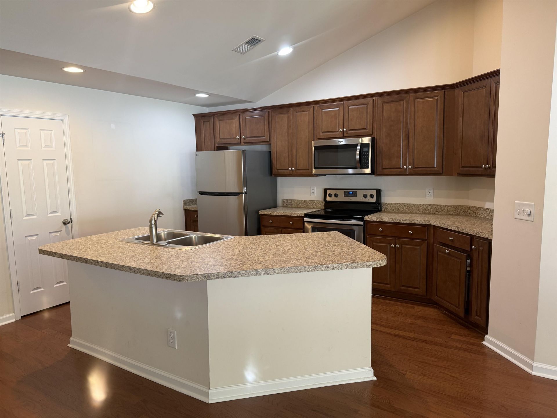1305 Golden Valley Pl. Photo 11