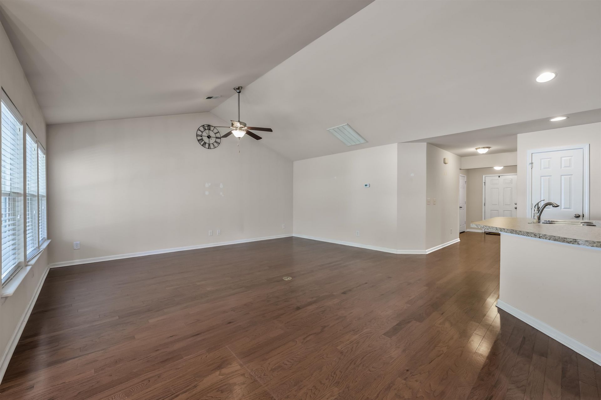 1305 Golden Valley Pl.  Photo 6
