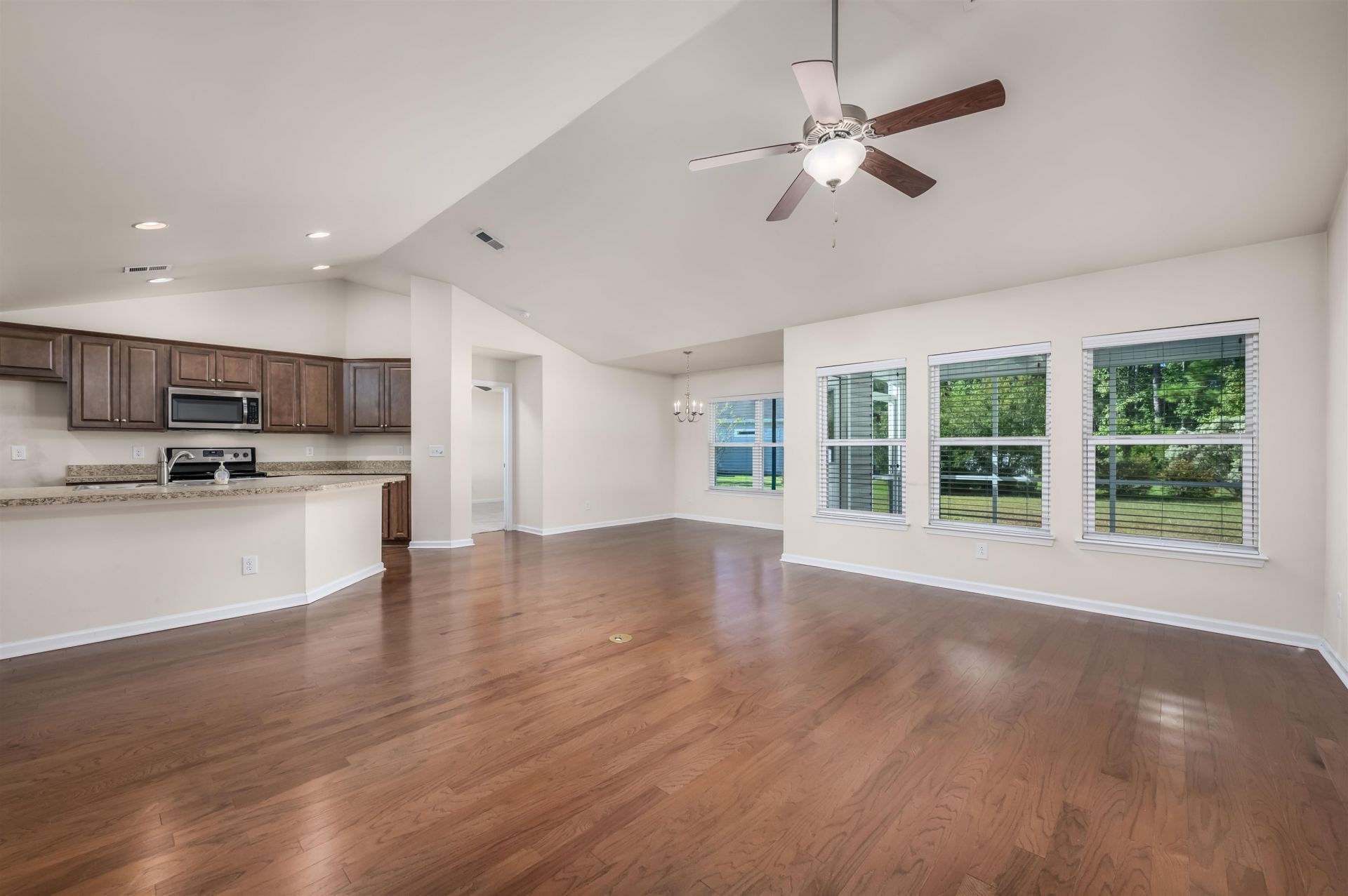 1305 Golden Valley Pl.  Photo 8