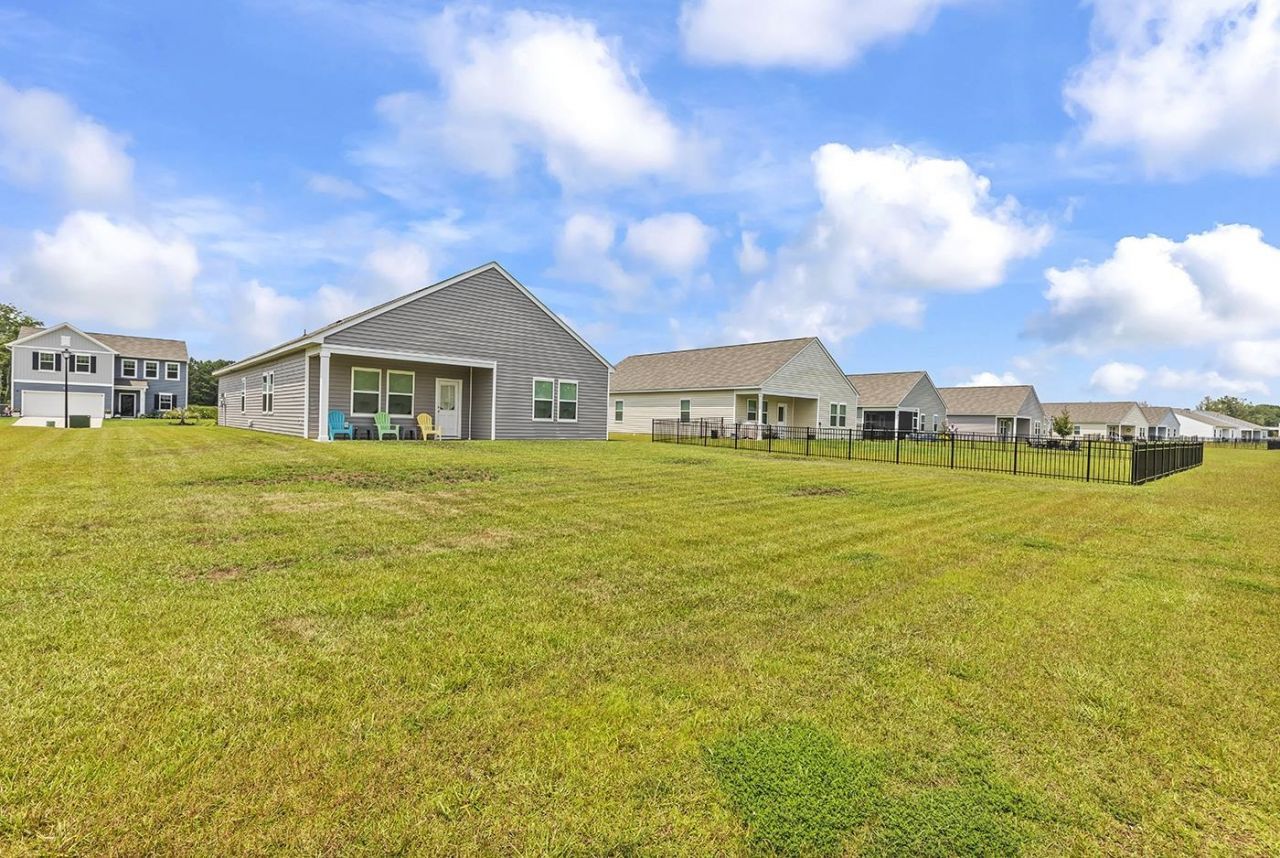169 Linares St.  Photo 32