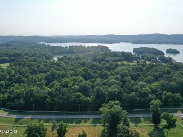 1501 New Hope Rd, Rockwood, TN 37854