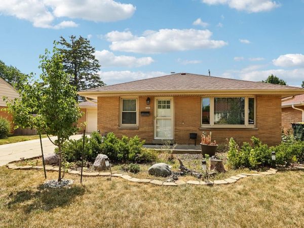 7245 W Cleveland AVENUE, West Allis, WI 53219