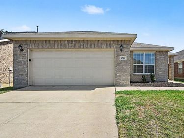 6321 Ferncreek Lane, Fort Worth, TX 76179