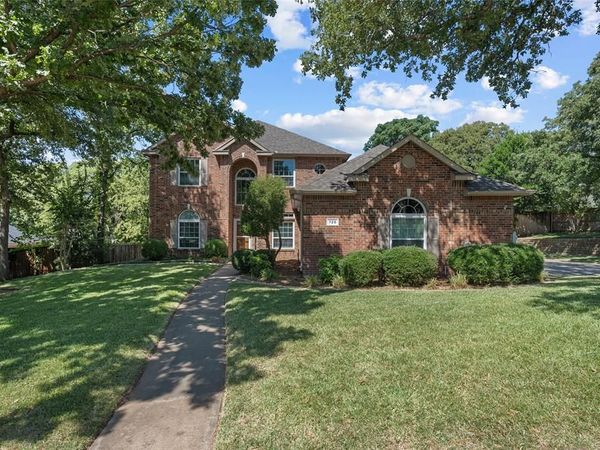 725 Big Horn Trail, Crowley, TX 76036