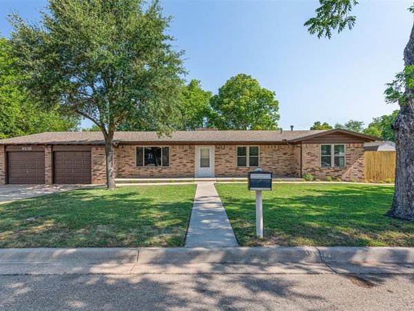 9216 Raymond Avenue, White Settlement, TX 76108