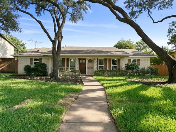 406 Pleasant Valley Lane, Richardson, TX 75080