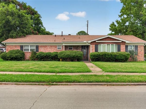 1605 Weathered Street, Irving, TX 75062