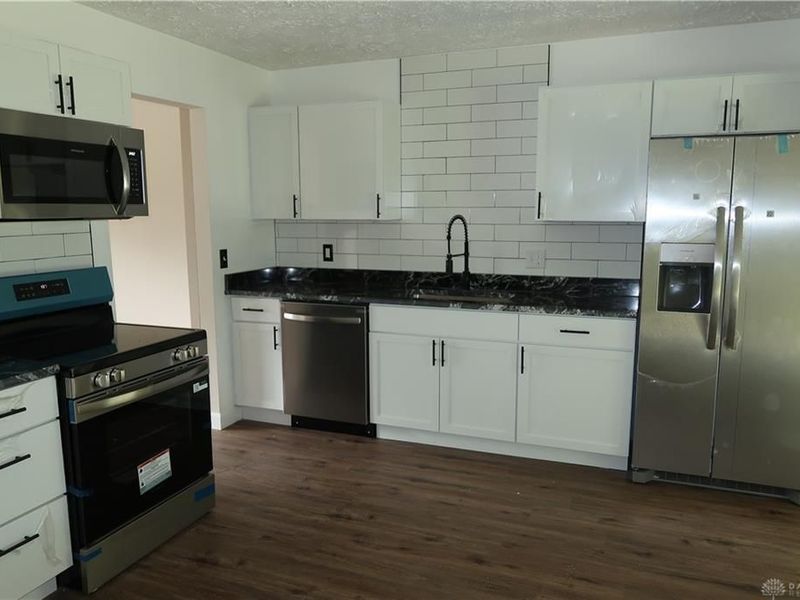 718 Ravenna Circle, Columbus, OH 43068 Photo 2