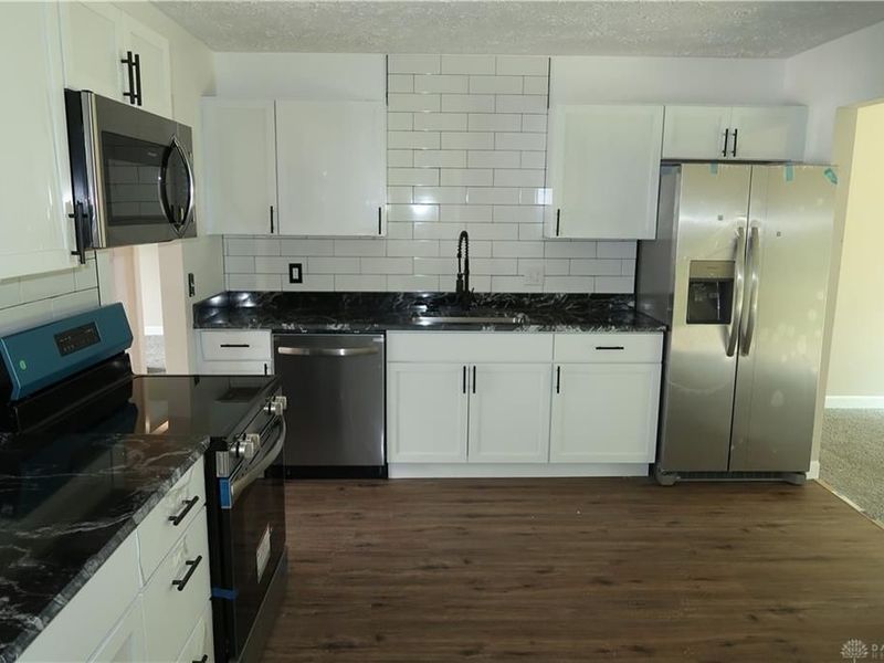 718 Ravenna Circle, Columbus, OH 43068 Photo 3