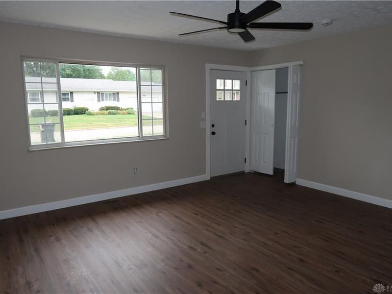 718 Ravenna Circle, Columbus, OH 43068 Photo 7