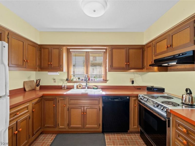 24809 Electric Drive, Bay Village, OH 44140 Photo 12