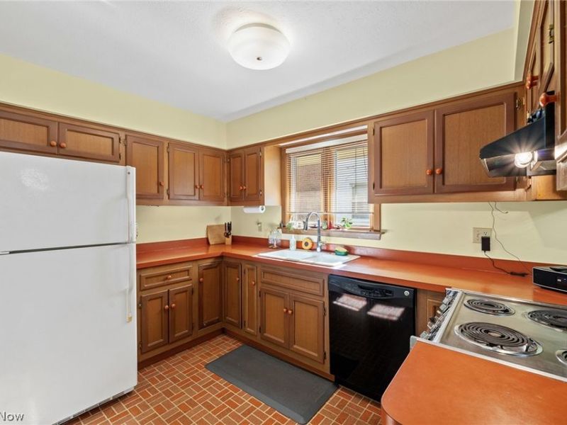 24809 Electric Drive, Bay Village, OH 44140 Photo 13