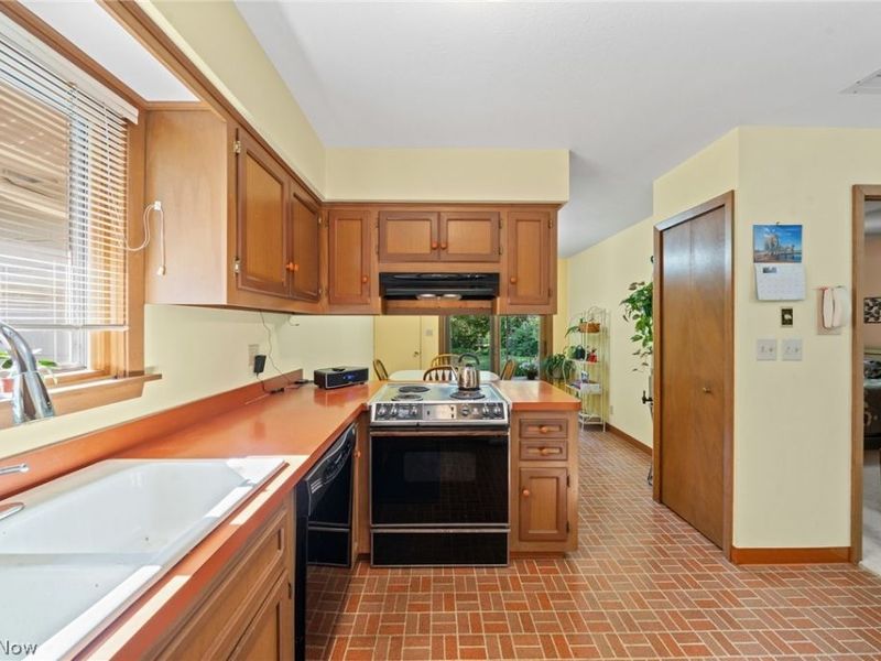 24809 Electric Drive, Bay Village, OH 44140 Photo 14