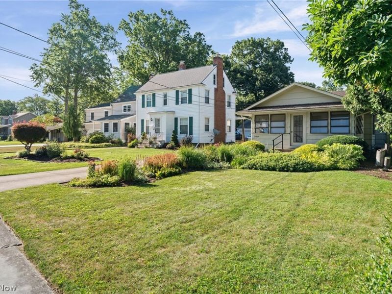 24809 Electric Drive, Bay Village, OH 44140 Photo 2