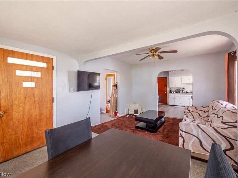 18606 Cherokee Avenue, Cleveland, OH 44119 Photo 3