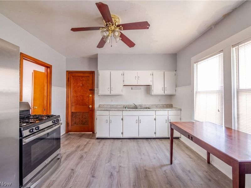 18606 Cherokee Avenue, Cleveland, OH 44119 Photo 8
