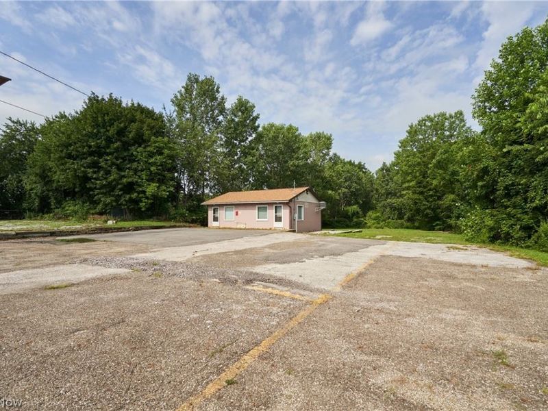 1818 S Arlington Street, Akron, OH 44306 Photo 1