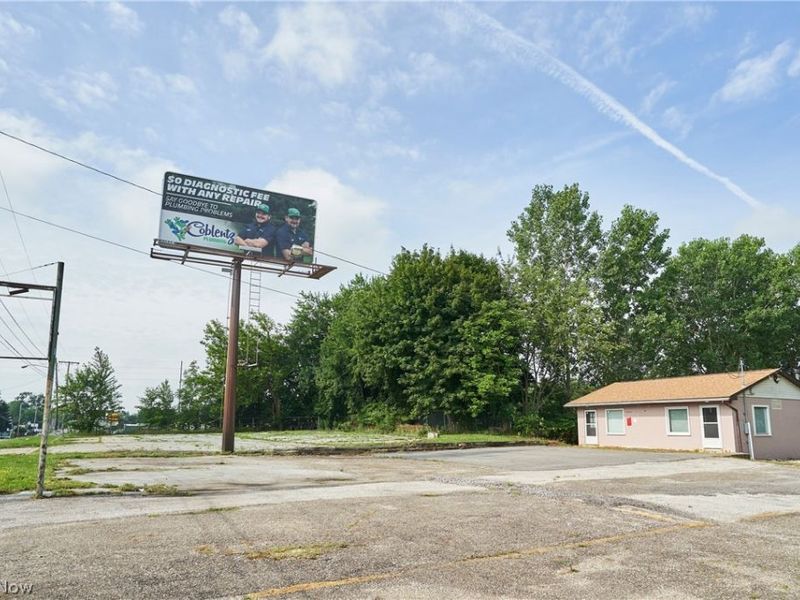 1818 S Arlington Street, Akron, OH 44306 Photo 6