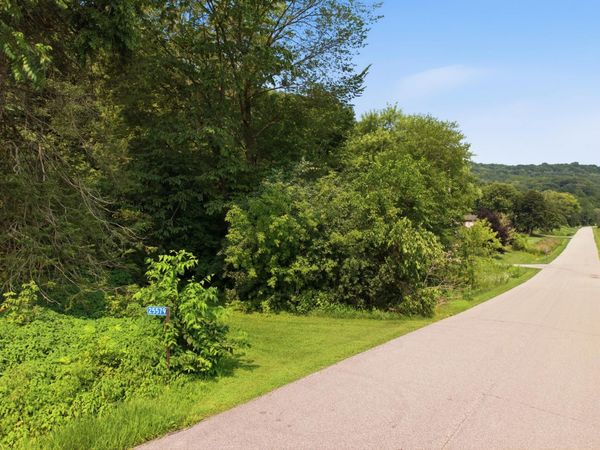 25579 Leeward Road , Winona, MN 55987