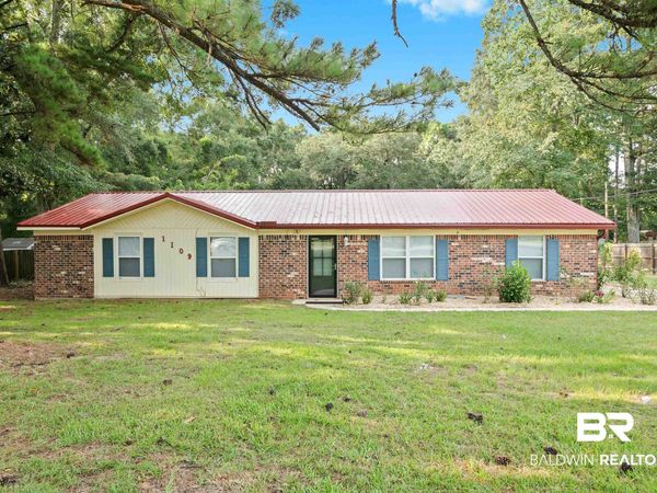 1109 Caroline Avenue, Daphne, AL 36526