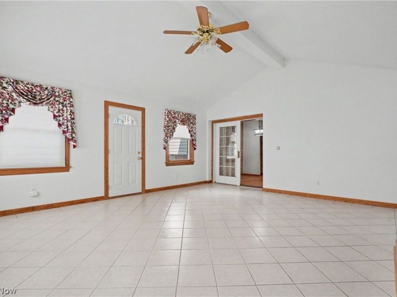 7436 Sugartree Drive, Youngstown, OH 44512 Photo 10