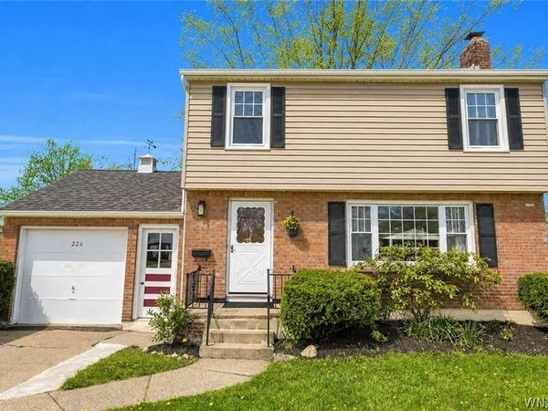 226 Clearfield Drive , Buffalo, NY 14221