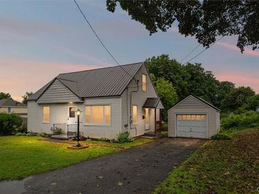 17 Eberley Avenue, Whitesboro, NY 13492