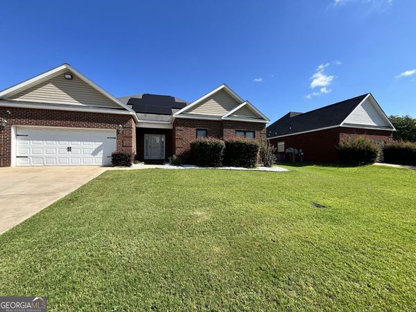 416 Hunts Landing Drive, Kathleen, GA 31047