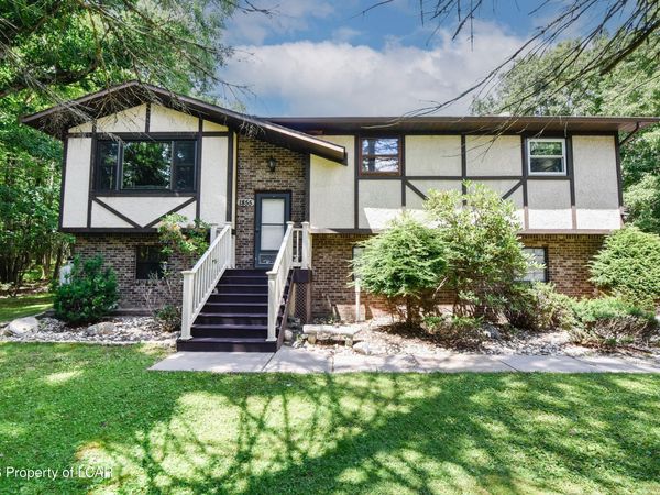 1855 Meadow Run Road, Bear Creek, PA 18702