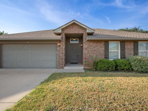 401 Tecumseh Meadows Court, Norman, OK 73069