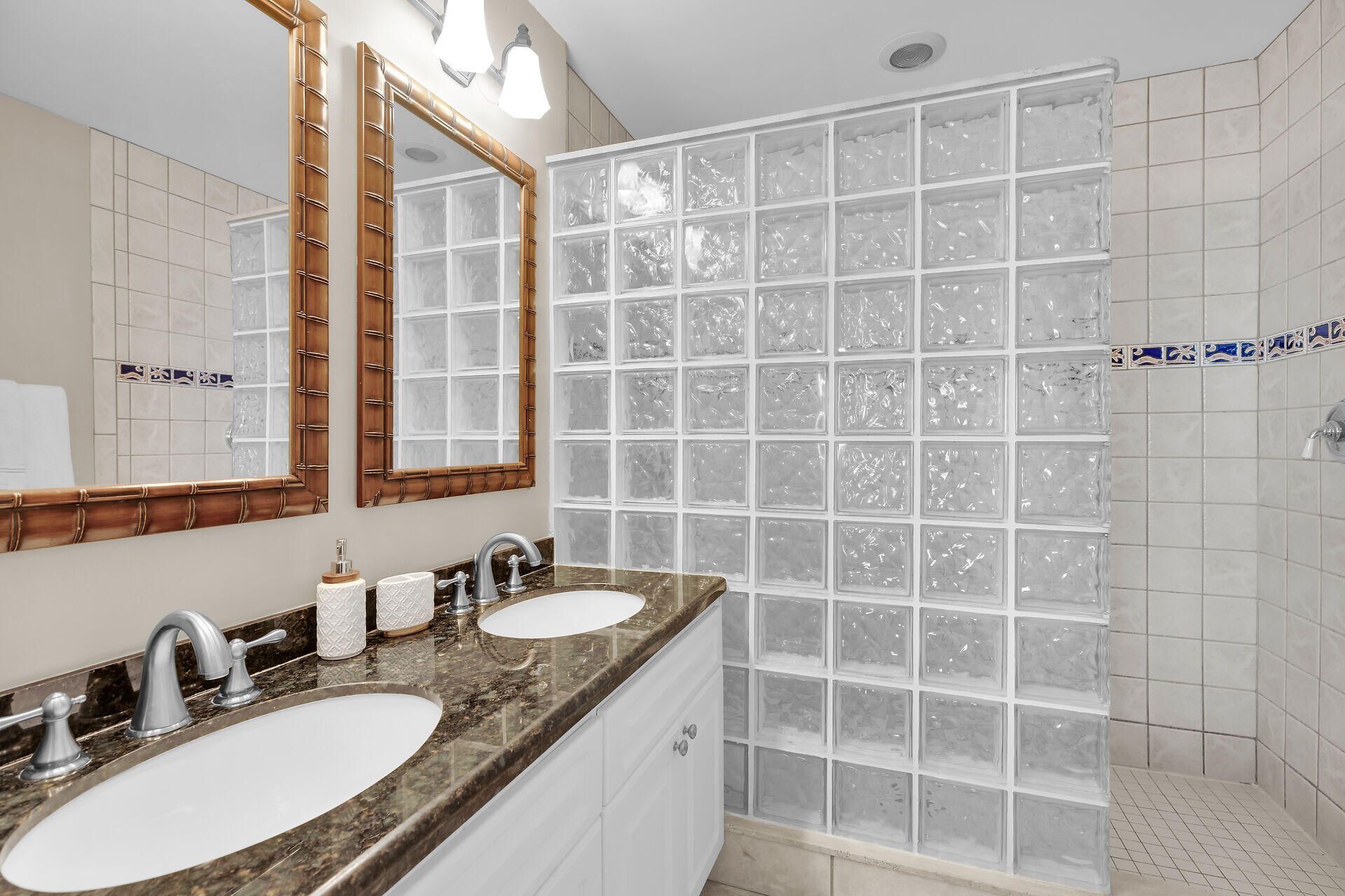 5018 Sunset Village Drive, Unit D-050, Duck Key, FL 33050 Photo