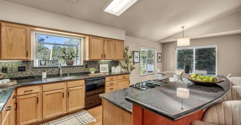 1629 Cree Street, South Lake Tahoe, CA 96150 Photo