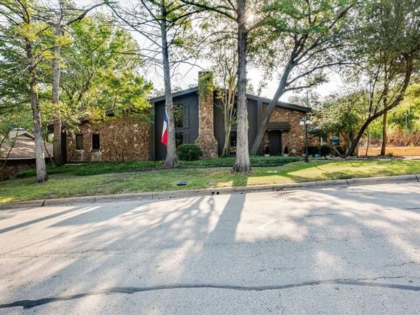 1459 Warrington Court, Fort Worth, TX 76112