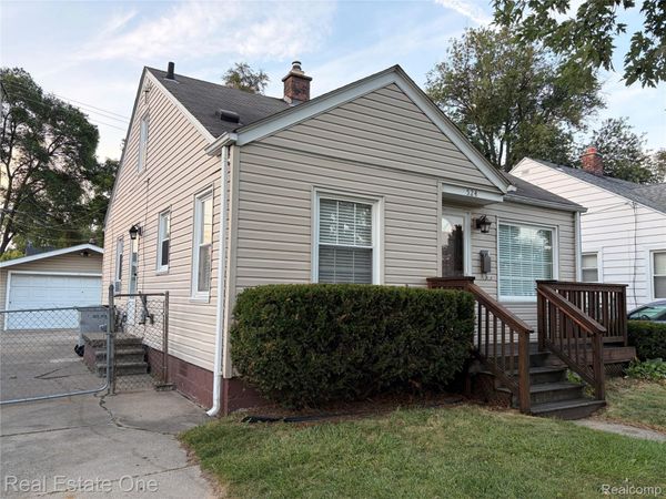 524 Manatee Avenue, Hazel Park, Mi 48030