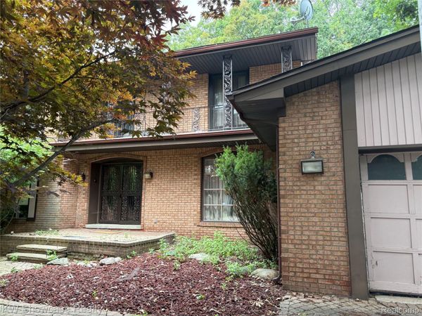 5064 Far Ravine Court, West Bloomfield Township, Mi 48323