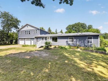 7447 Ore Lake Road, Hamburg Township, Mi 48116