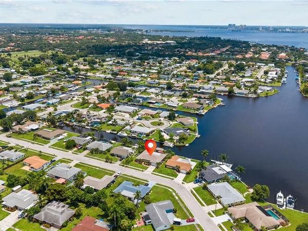 4536 Vinsetta AVE , NORTH FORT MYERS, FL 33903