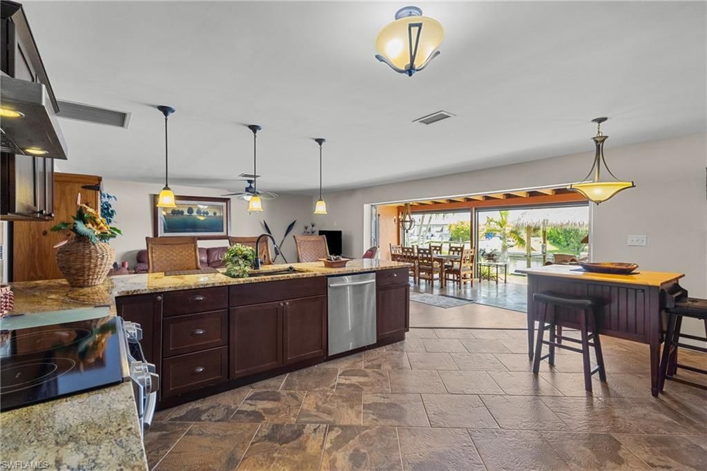 4536 Vinsetta Ave, North Fort Myers, FL 33903 Photo
