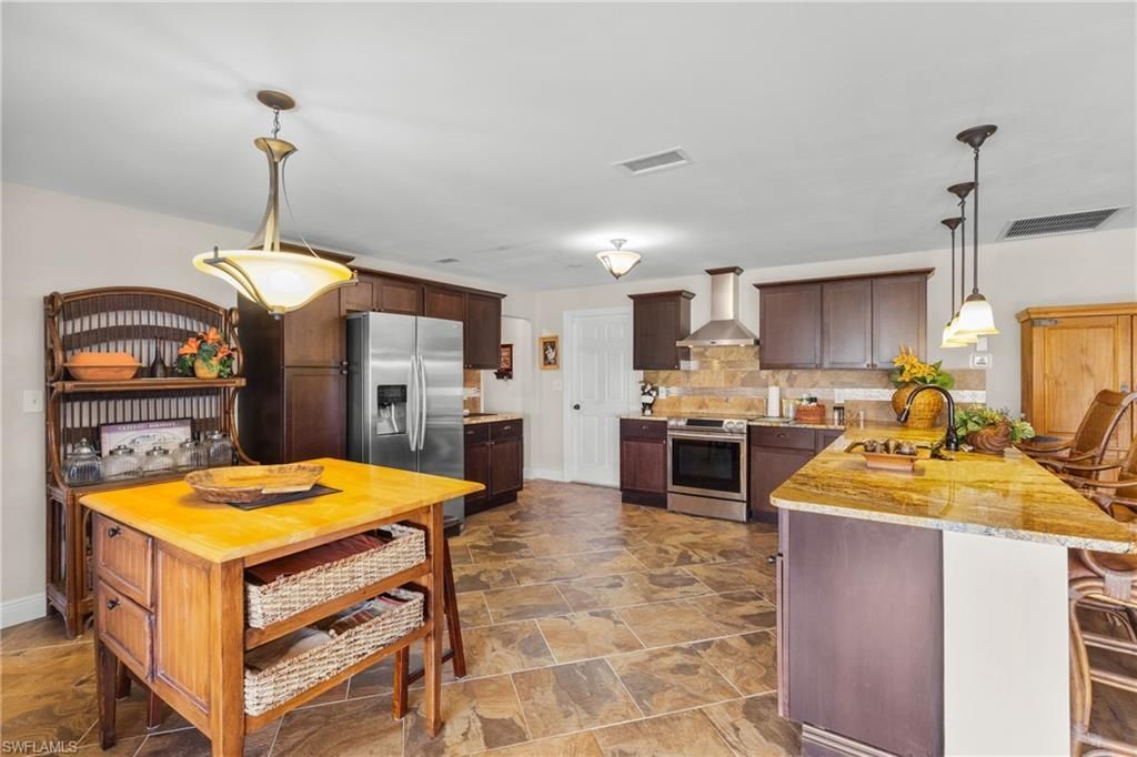4536 Vinsetta Ave, North Fort Myers, FL 33903 Photo