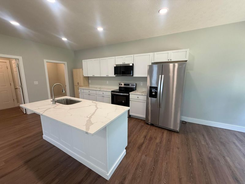2614 Clybourne Road , Columbus, OH 43231 Photo 12