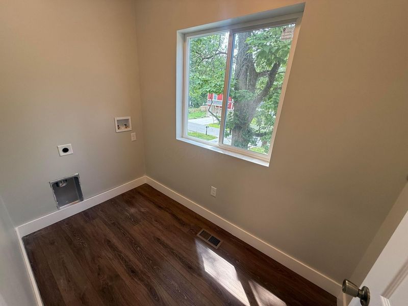 2614 Clybourne Road , Columbus, OH 43231 Photo 23