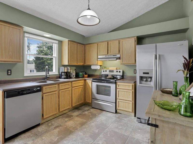6991 Endsleigh Drive, Reynoldsburg, OH 43068 Photo 12