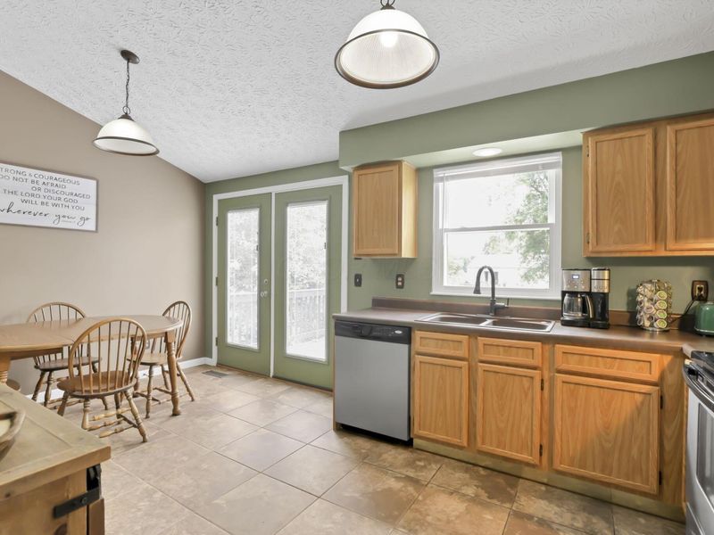 6991 Endsleigh Drive, Reynoldsburg, OH 43068 Photo 13